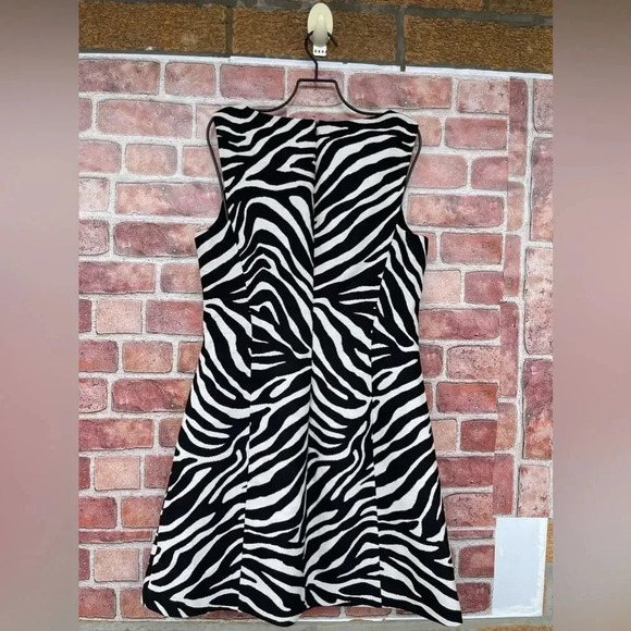 COPY - MICHAEL KORS COLLECTION Zebra Wool Jacquard Dress size 8 - Picture 12 of 17